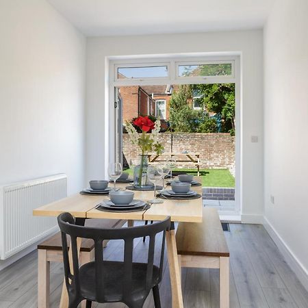Harold House - Modern Open Plan 4 Bedroom, 3 Bathroom House In Central Southsea, Портсмът Екстериор снимка