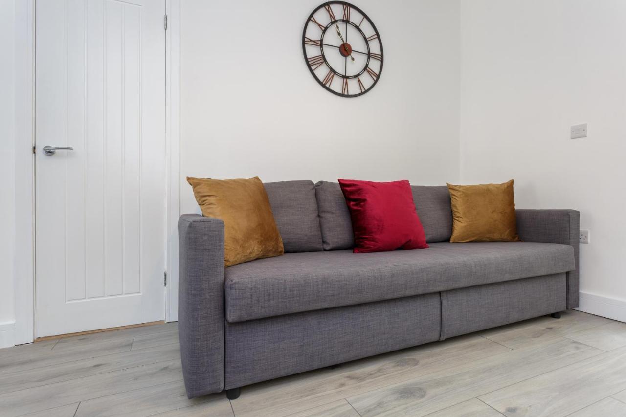 Harold House - Modern Open Plan 4 Bedroom, 3 Bathroom House In Central Southsea, Портсмът Екстериор снимка