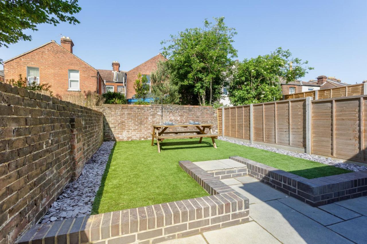 Harold House - Modern Open Plan 4 Bedroom, 3 Bathroom House In Central Southsea, Портсмът Екстериор снимка