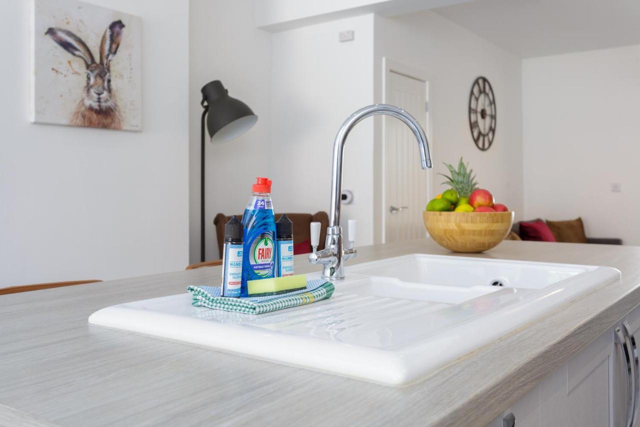 Harold House - Modern Open Plan 4 Bedroom, 3 Bathroom House In Central Southsea, Портсмът Екстериор снимка