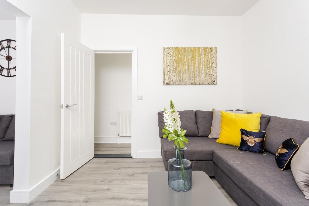 Harold House - Modern Open Plan 4 Bedroom, 3 Bathroom House In Central Southsea, Портсмът Екстериор снимка