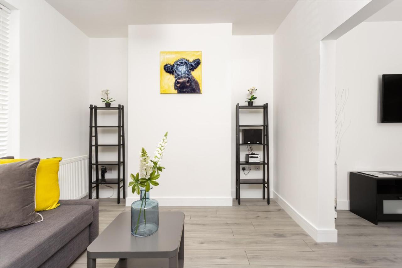 Harold House - Modern Open Plan 4 Bedroom, 3 Bathroom House In Central Southsea, Портсмът Екстериор снимка
