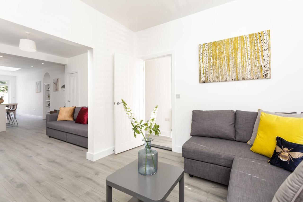 Harold House - Modern Open Plan 4 Bedroom, 3 Bathroom House In Central Southsea, Портсмът Екстериор снимка