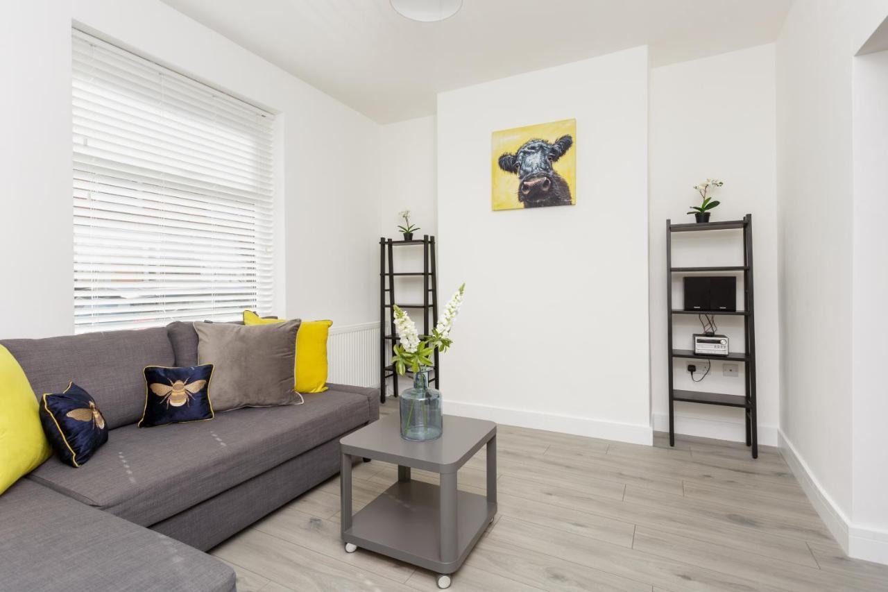 Harold House - Modern Open Plan 4 Bedroom, 3 Bathroom House In Central Southsea, Портсмът Екстериор снимка