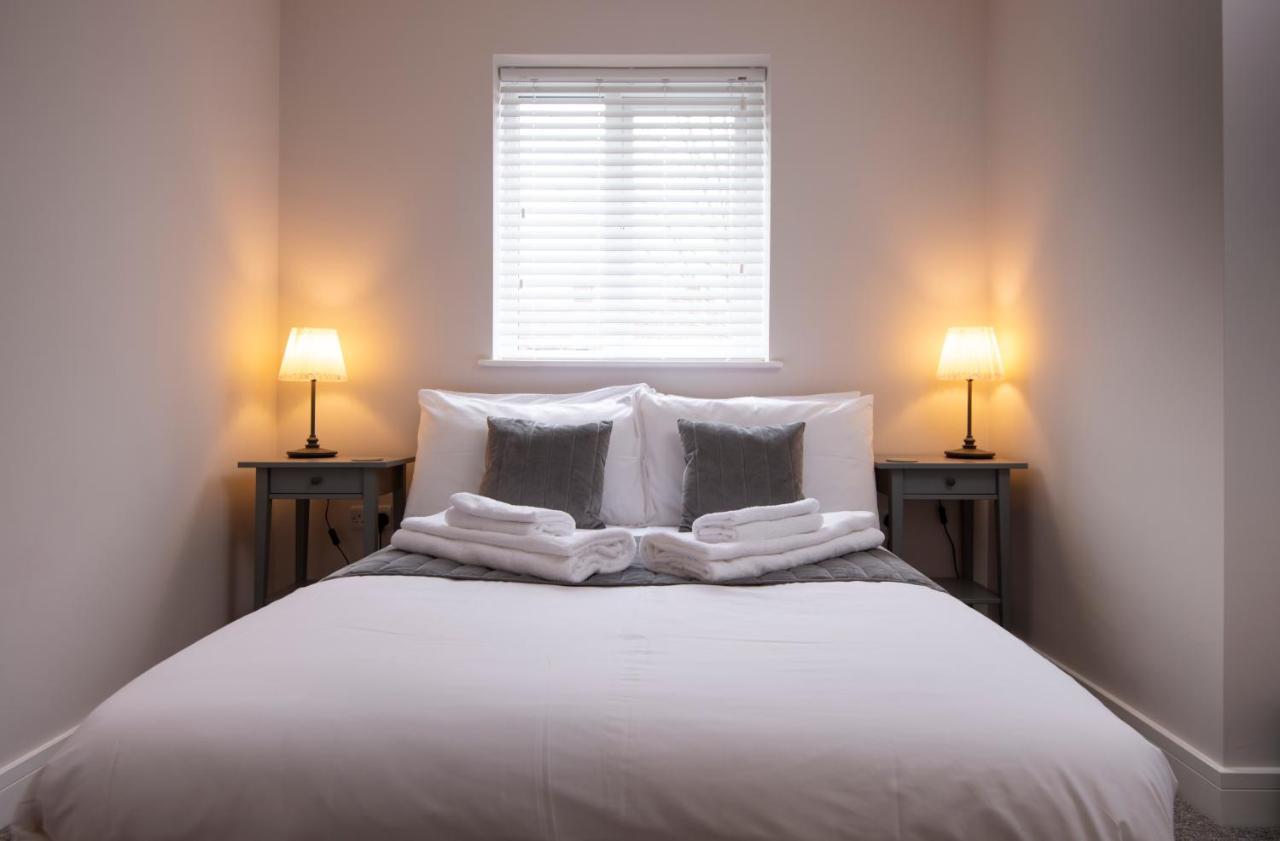 Harold House - Modern Open Plan 4 Bedroom, 3 Bathroom House In Central Southsea, Портсмът Екстериор снимка