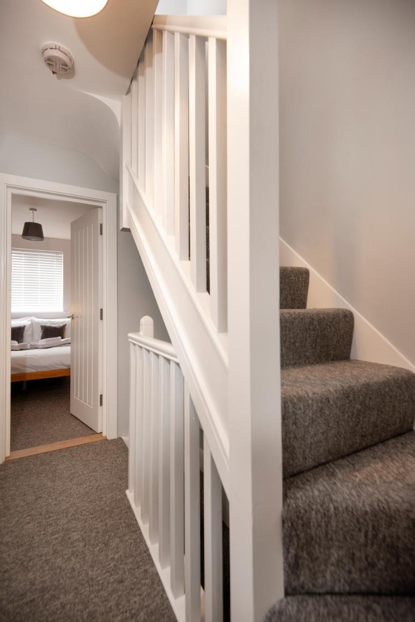 Harold House - Modern Open Plan 4 Bedroom, 3 Bathroom House In Central Southsea, Портсмът Екстериор снимка